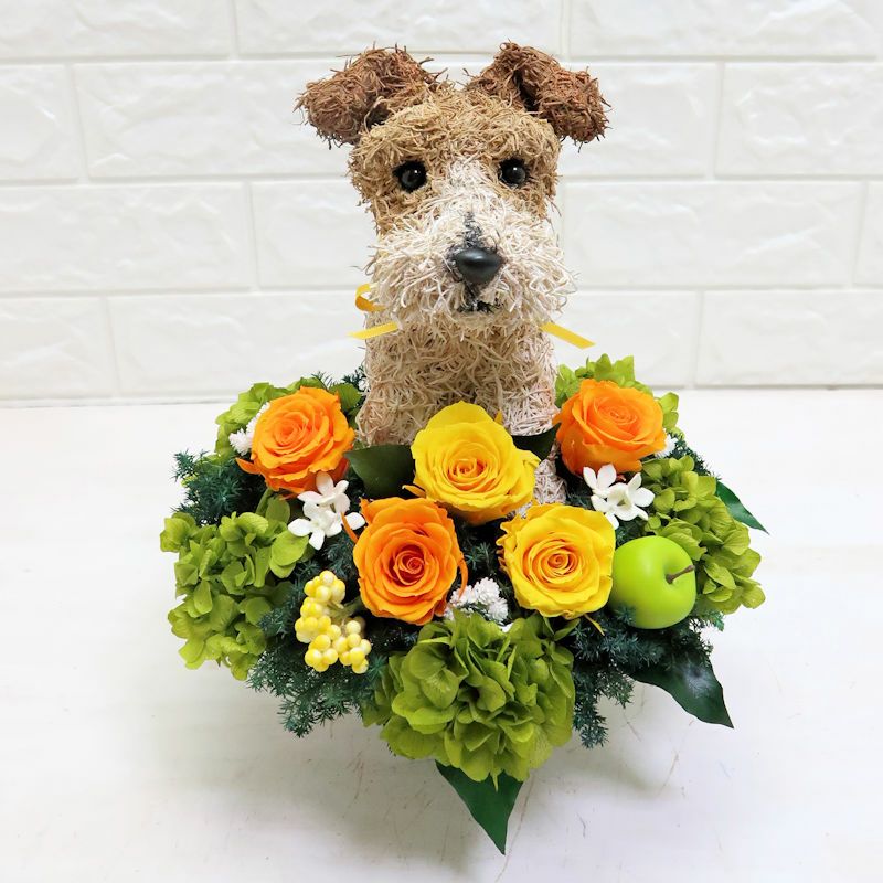 可愛いワイヤーフォックステリアグッズ犬と花アレンジ、プレゼントに